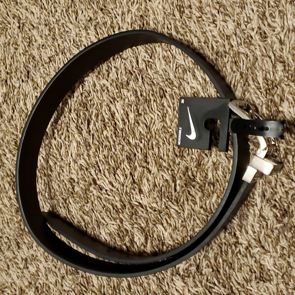 Brand new reversible Nike belt - Picture 3 of 7